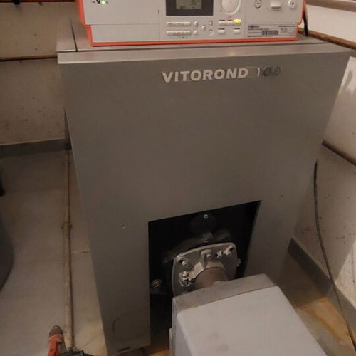Viessmann Vitorond 100 18–20 kW oil boiler with Elco burner like new