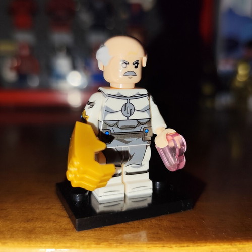Conquest minifigure like new with accessories