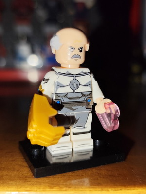 Conquest minifigure like new with accessories