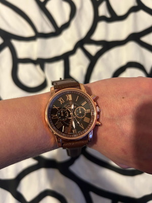 Unisex wristwatch new with brown synthetic leather strap