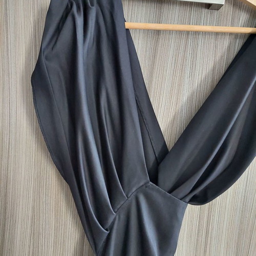 Love or War top black criss-cross chest new, one size
