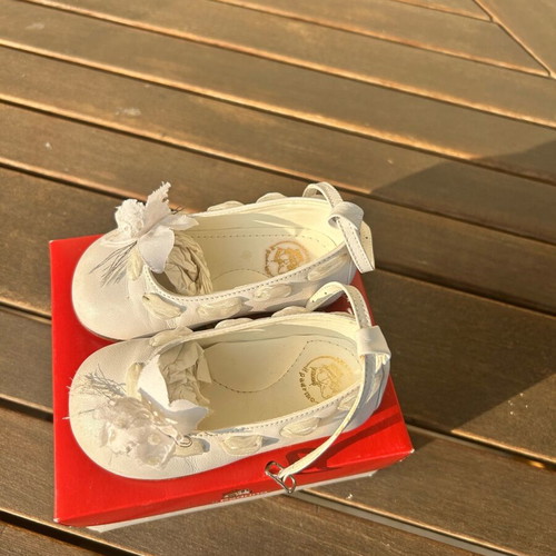 White leather baby shoes size 21 for girl new