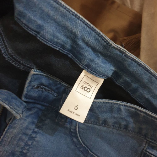 Jeans size 32 worn few times