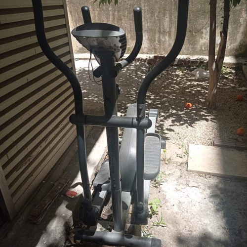 Elliptical machine like new, fully functional