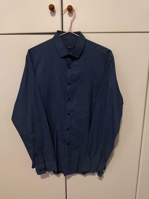 Manetti men's shirt like new, blue, size M with missing button
