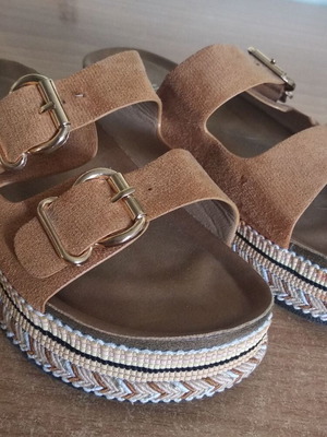 Platform sandals size 37 used, beige, soft and comfortable