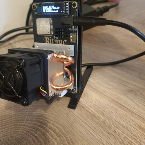 Bitaxe Gamma 601 solo Bitcoin miner