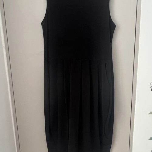 Midi dress with pockets like new, black, size M