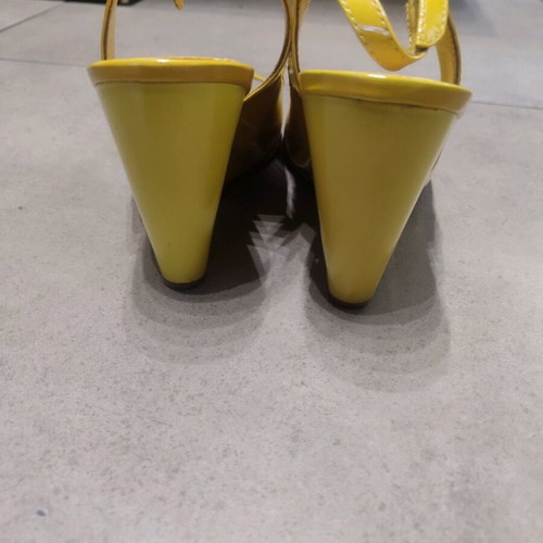 Sandals like new, size 39, yellow