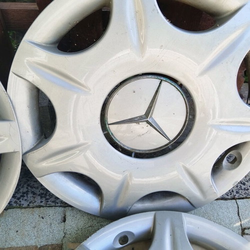 Mercedes 16 Inch Hubcaps used, very good condition