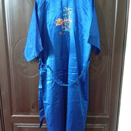Vintage kimono robe 90s electric blue with embroidery like new