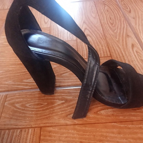 High Heeled Black Sandals used, size 38, strappy