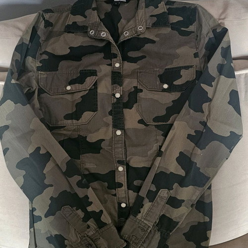 Tally Weil women's shirt small like new, multicolor