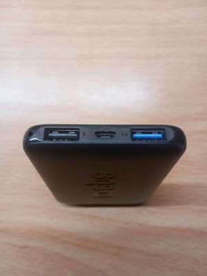 SBS Power Bank 5000 mAh like new, portable with USB and Micro USB ports