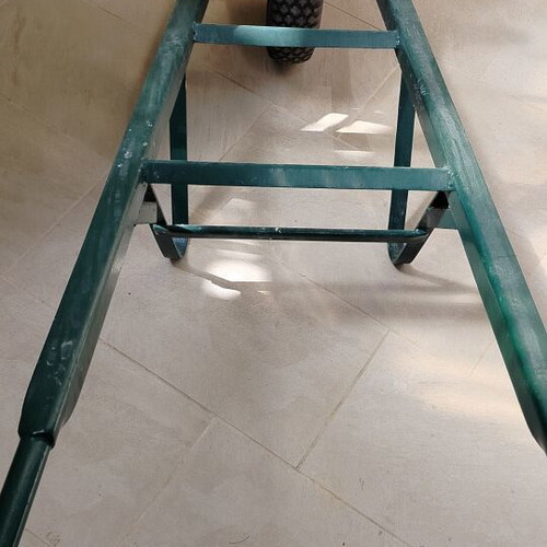Stroller base with like new inner tube