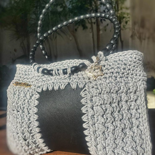 Knitted gray handbag with leather detail and wooden handles new