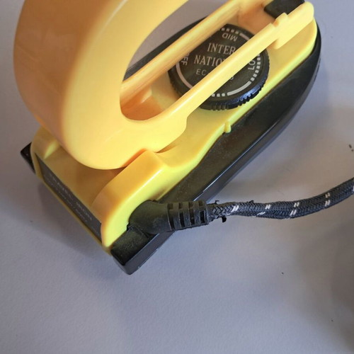 Mini travel iron used, excellent condition