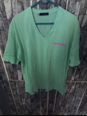 Dsquared2 V-neck T-shirt size L mint green like new