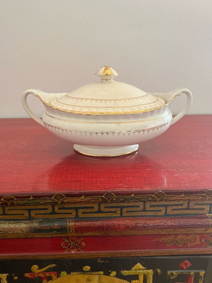 Antique English Soup Tureen J&G Meakin used, cream with gold border