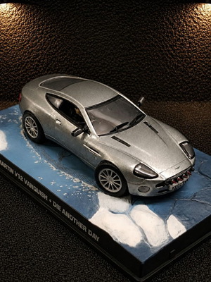 Aston Martin V12 Vanquish Die Another Day 1:43 Die-cast Model