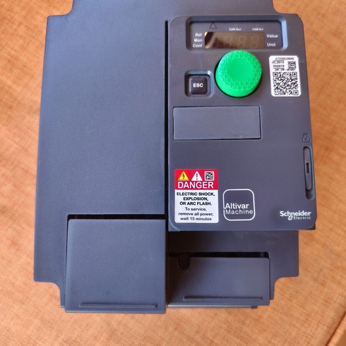 Schneider Electric Altivar ATV320U30N4C inverter 3kW 380-500V like new