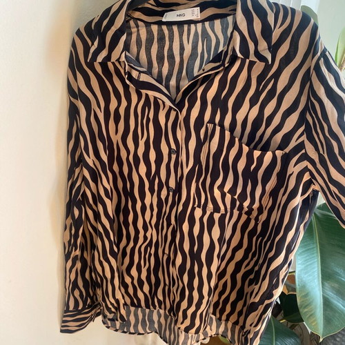 Mango shirt like new, 100% viscose, size M