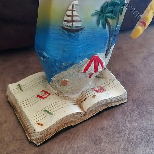 Pencil holder used with moon and spring design
