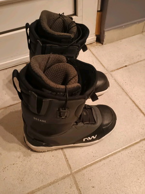 Northwave Decade snowboard boots size 42 used with signs of wear