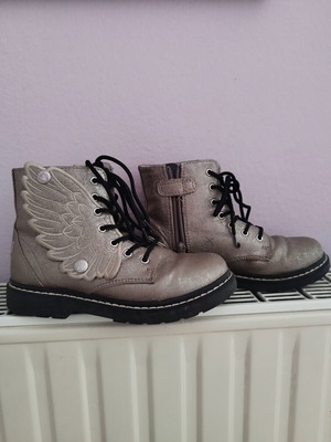 Lelli Kelly boots size 32 used, gold color