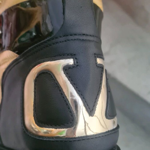 Valentino snow boots new, size 40, black and gold