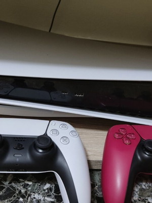 PlayStation 5 (PS5) σαν καινούργιο με 2 χειριστήρια και κουτί