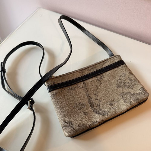 Alviero Martini 1a Classe crossbody bag like new, black and green leather