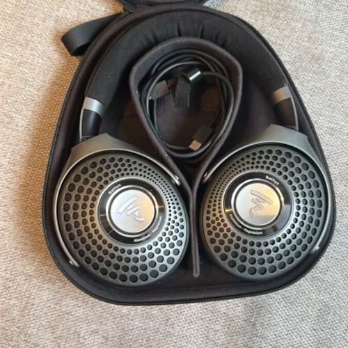 Focal Bathys headphones like new, black, hybrid connection