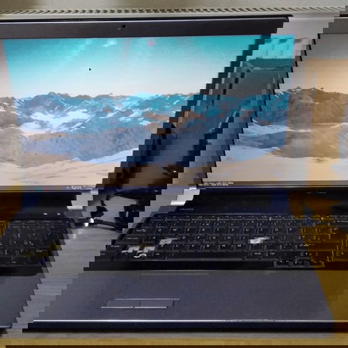 Laptop 17" Dell studio 1735