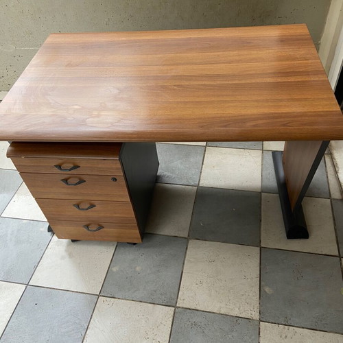 Office desk like new with wheeled wooden drawer unit