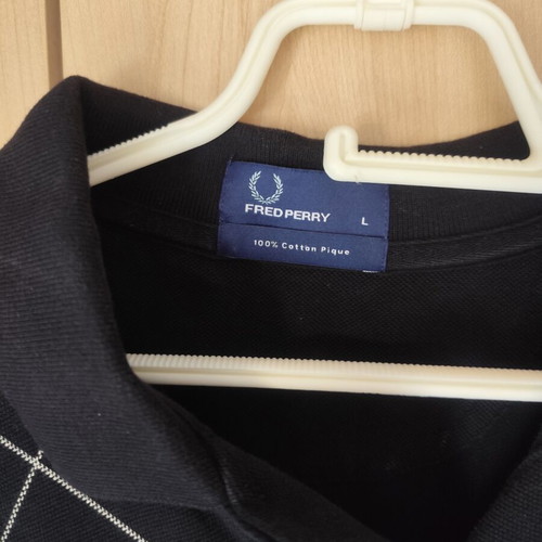 Fred Perry Polo shirt large, like new, black and gold