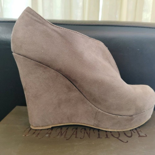 Castor platform beige pumps size 38 like new