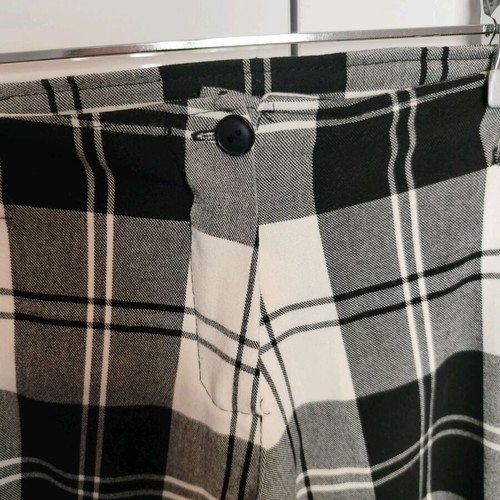 Women's spring checkered pants like new, black and white