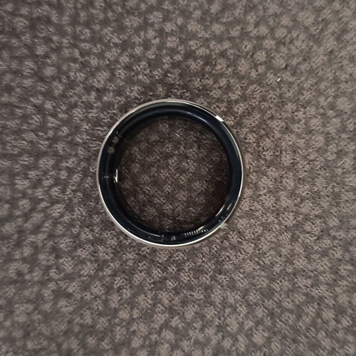 Smart ring size #8 new with Bluetooth and health monitoring