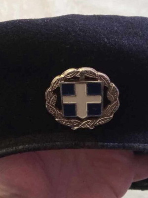 Μπερές ελληνικού στρατού μεταχειρισμένος με μεταλλικό εθνοσημο 1970-80
