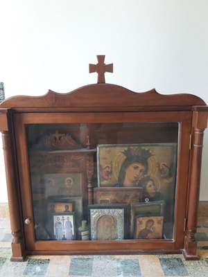 Wooden iconostasis like new with beautiful design