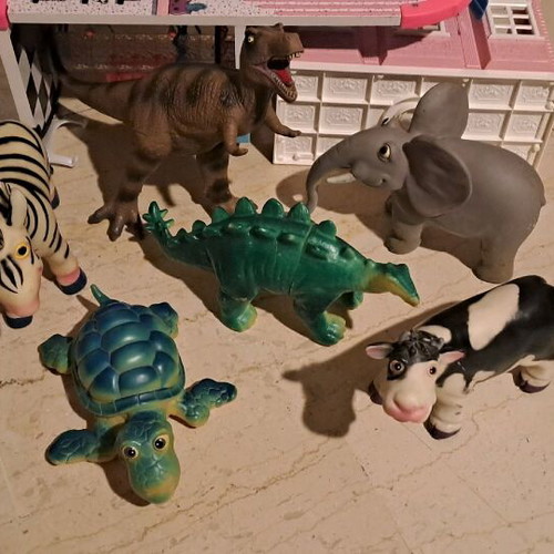 Plastic animals pack of 6 like new