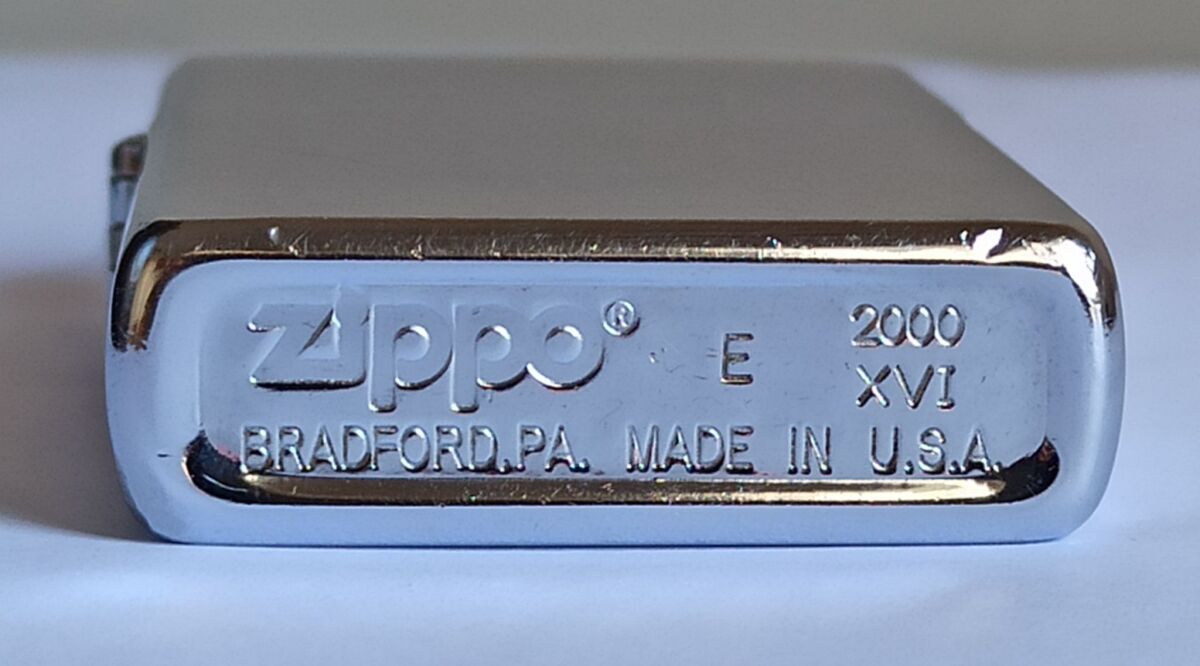 Zippo vintage lighter 2000 used, classic… - € 20,00 - Vendora.cy