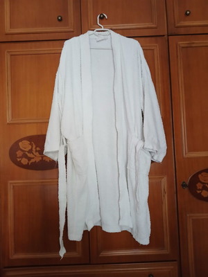 White bathrobe, 1m length