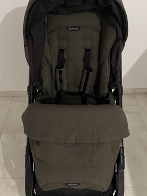Inglesina Aptica XT Quattro complete stroller system