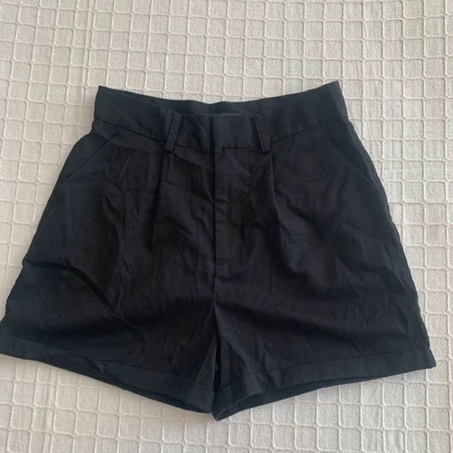 Amisu shorts size M used, black