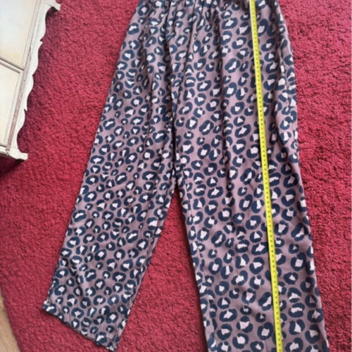 Karavan set animal print like new, blouse one size and pants small