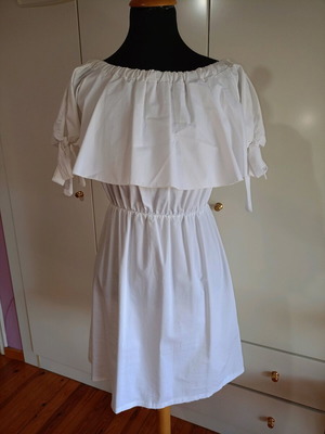 Girly volan dress white size M Izzy new