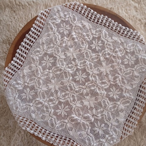 Vintage salon set 4 pcs handmade crochet, like new