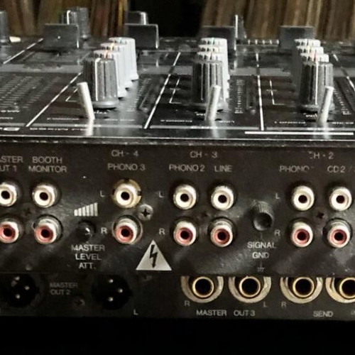 Pioneer DJM-500 4-channel performance mixer used